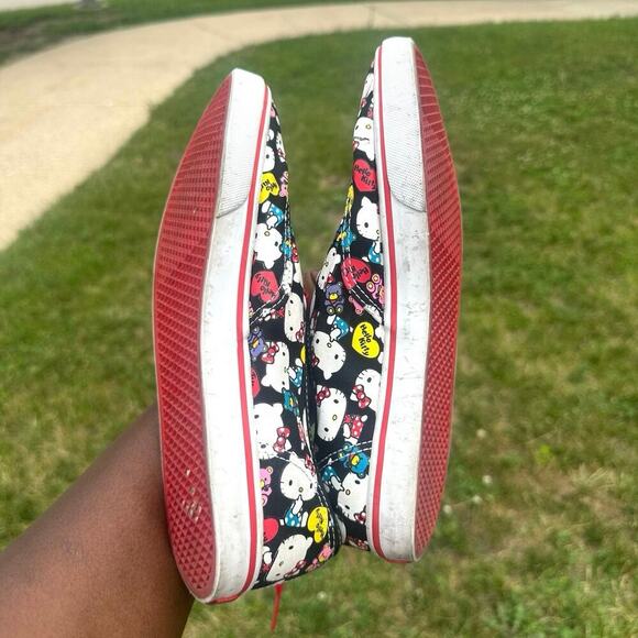 VANS Hello Kitty Authentic Lo Pro Sneakers Black/Red Unisex Size M 7 W 8.5 - Picture 12 of 13